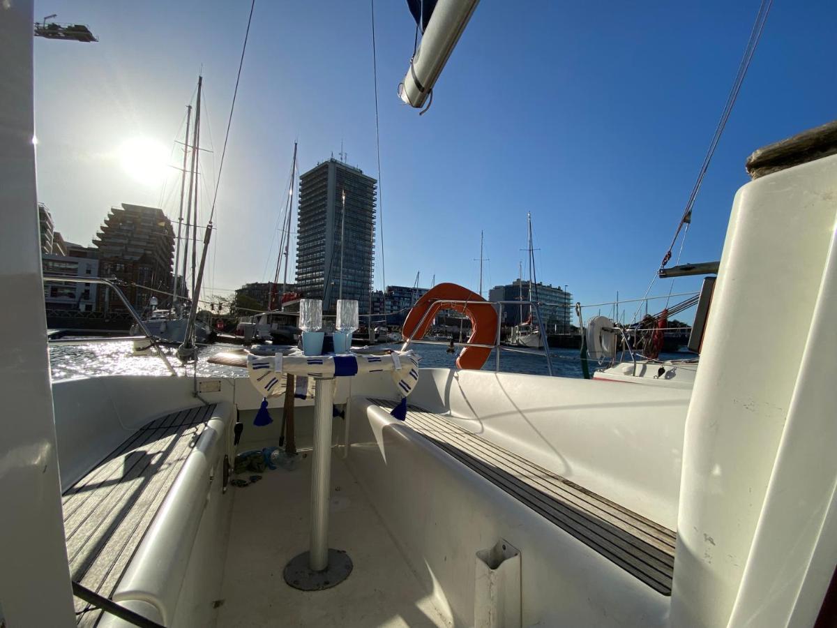 Botel Unieke Slaapervaring Op Een Zeilboot In Het Centrum Van